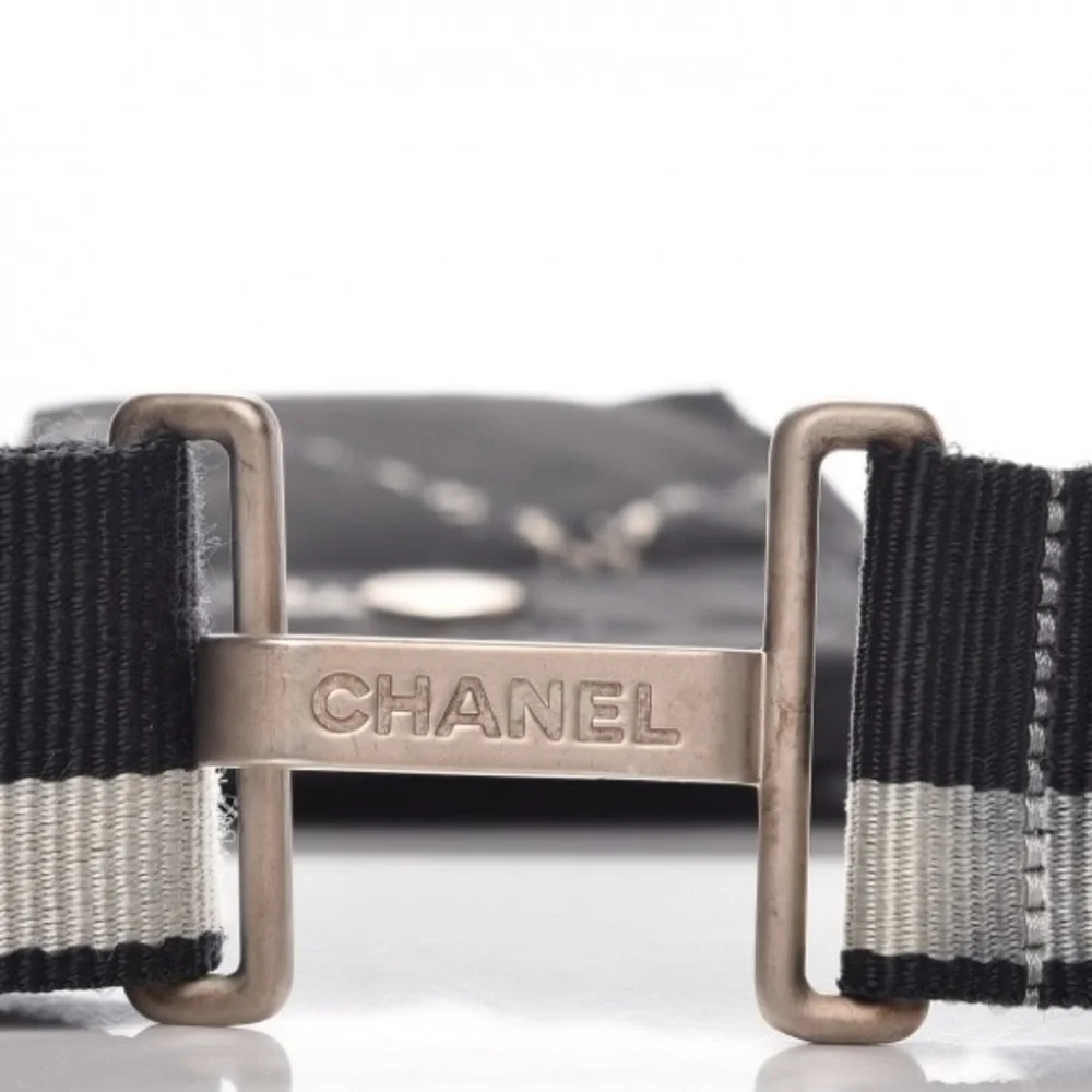CHANEL Travel Bag - Picture 5 of 16